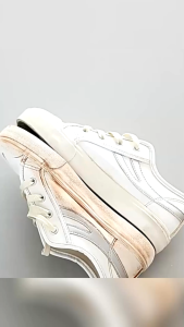 Sikat Sepatu Sandal Dengan Dispenser Sabun Multifungsi/Sikat Pembersih Multifungsi/Sikat Pembersih Sepatu/Baju Cleaning Brush With Liquid Dispenser/Sikat Sepatu Multifungsi dengan Lubang Detergen Bulu Lembut/Sikat sepatu lembut/Sikat dispenser sepatu