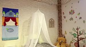 Decorative Bed Canopy with Fluorescent Stars Kid Room Round Top Children Crib Bed Tent Household Supply Breathable Mosquito Net