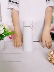 Bình nước in hình xương rồng nhiều màu 400ml cute