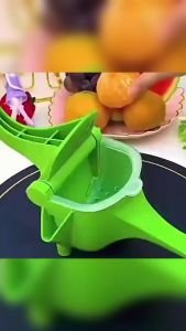 Fruit Manual Juicer - Heavy Duty Juice Press Squeezer with Detachable Strainer Portable Hand Juicer For Pomegranates Lemons Oranges and More