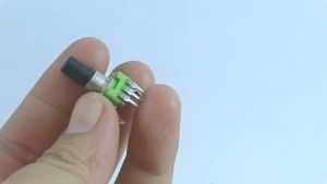 Potensio Balance Alpha 3 pin B5k Mono Kaki 3 Tekuk Segi Hijau 502