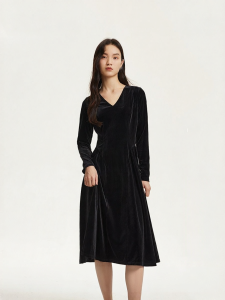 Vero Moda | Đầm Dài V-Neck Lụa Cổ Điển Phong Cách Audrey Đẹp Nhẹ Nhàng