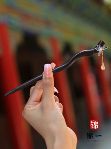 เครื่องประดับผมแบบจีนโบราณสไตล์มินิมอลโมเดิร์นสำหรับผู้หญิง ทำจากไม้ดำ ทรงหมวกม้า เครื่องประดับผมสำหรับชุดกี่เพ้า