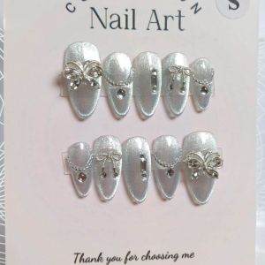 Móng tay thiết kế Nail box mắt mèo bạc mã số AB25