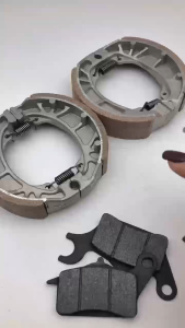 ผ้าเบรคหน้าหลังรถเวฟ HONDA ดรัมเบรค มอเตอร์ไซค์ ผ้าเบรค คุณภาพสูง ราคาขายแบบชุดและแยก เวฟ 110 125