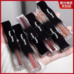 Long-Lasting Mirror Finish Lip Glaze Boosts Color Vibrancy Hydrates Nourishes Non-Stick Glass Bubble Lip Gloss Any Skin Type