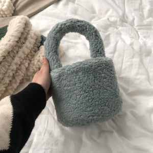 Fashionable Plush Lamb Fur Womens Bucket Handbag Soft Magnetic Buckle Closure Solid Color Casual Candy Color Small Size Bag
