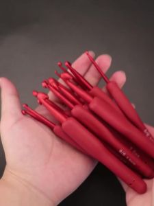 QJH Red Crochet Hooks Kit Ergonomic Rubber Grips and 14 Hook Sizes - Knitting & Crochet Supplies for for Beginner and Advanced