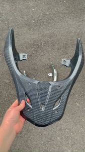 Ốp Tay Dắt Vision (Ốp cảng sau/ Ốp cản sau) Cacbon và Xi Xe Honda Vision 2020 - 2023– Để Đồ Quay Xe -Chính hãng Artistar Phụ Kiện Chính Hãng Artistar Cho Vision - Lazada