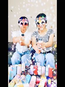 Mini Party Popper Pop Paper Confetti Birthday Wedding Graduation Decoration Celebration Mini Hand Twisted Firework 派对礼炮 Tube