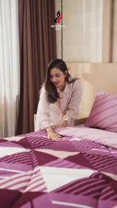 Lady Rose Prime - Sprei King B2 180x200 Tinggi 30cm Bantal 2 Guling 2 - Motif Geometri / Kotak / Garis