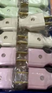 ปลั๊กตัวผู้ 2 ขาแบน คละสี  ทองเหลืองเกรดดี  กระแสไฟ10A 250V ขาทองเหลือง มี มอก. ปลั๊ก ตัวผู้ ปลั๊กไฟ แพ็ค 5-10 ชิ้น