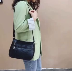 Baobaotao 🔥 กระเป๋าสะพายข้าง แฟชั่นกระเป๋าหนังนูม ใหม่สไตล์เกาหลี ไหล่ กระเป๋าขนาดเล็ก กระเป๋าหนังที่ซักล้าง PU H-14