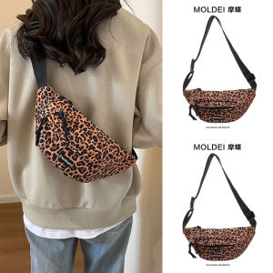 กระเป๋าคาดเอวผู้หญิงลายเสือดาวสุดเท่ กระเป๋าคาดหน้าอกแบบลำลองหลายช่อง กระเป๋าสะพายข้างแบบสะพายข้าง กระเป๋าสะพายไหล่แบบลำลอง