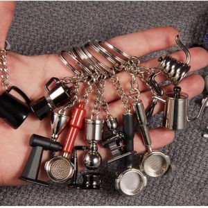 อุปกรณ์กาแฟพวงกุญแจ MINI Tamper พวงกุญแจแบบพกพาแฟชั่นสังกะสีอัลลอยด์กาแฟพวงกุญแจของขวัญตกแต่งสําหรับคนรักกาแฟ