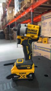 DEWALT ประแจกระแทกไร้สาย DCF922 แบตเตอรี่ลิเธียม 20V ประแจไฟฟ้าไร้แปรงถ่าน นั่งร้าน การถอดยางนั่งร้าน(ของแท้ 100%)