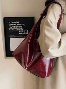 Retro Large Capacity Tote Bag Womens Commuter Armpit Bag Simple Design Single Shoulder Bag for Daily Use PU Leather Handbag