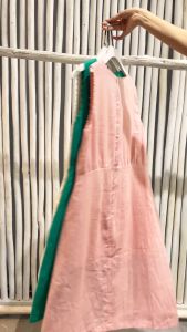 MaxMessi - BLANCHE Đầm Linen nút bọc thêu tay viền