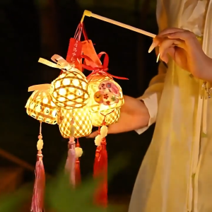 Lồng đèn thỏ ngọc Trung Thu tre đan thủ công đẹp mắt dùng cho bé trai bé gái vui Tết thiếu nhi