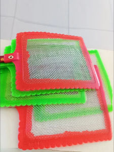 New Thickened Steel Wire Bamboo Handle Long Handle Hotel Manual Extended Fly Swatter Household Insecticide Plastic Fly Swatter