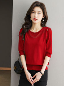 เสื้อยืดไหมน้ำแข็งสีแดงบางสำหรับผู้หญิง แขนยาวสามส่วน หลวมๆ ขนาดเล็ก เสื้อยืดฤดูใบไม้ผลิ 2024 เสื้อผ้าทำงานสไตล์เกาหลี