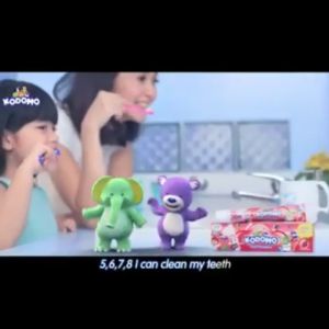 KODOMO Sikat Pasta Gigi 2in1 Toothpaste Toothbrush Anak Odol Regular Zigzag BONUS Mainan