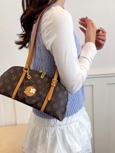 Minimalist Printed Half Round Underarm Bag For Women 2026 New Design Contrast Color Trim Flower Charm Daily Commute Handbag