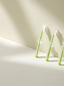 Perawatan Mulut Bayi Dengan Aksesoris 3-in-1 Sikat Pembersih Lidah & Kotak Free BPA