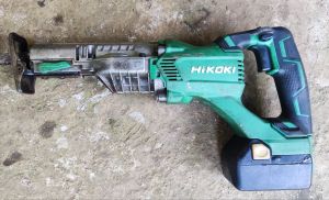 Thân máy cưa kiếm hikoki không chổi than CR18 DBL  sử dụng PIN Hitachi 18vôn máy hoạt động OK thiếu chụp cao xu đầu y hình thanh lý ae về sử dụng