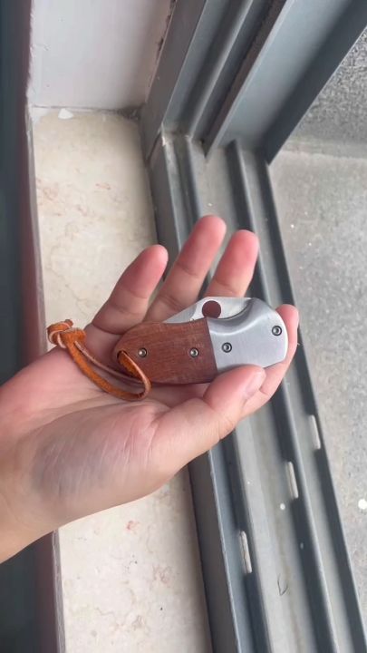 BROWNING Karambit Knife มีดพก มีดคารัมบิต มีดเดินป่า มีดใบตาย มีดควง (ใบคมและแหลม) Folding Knife มีดพับ มีดแคมป์ปิ้ง ด้ามจับไม้แท้