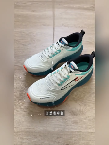 Giày chạy bộ nam ERKE mùa thu đông chống thấm giày thể thao mới giày chạy chống vỗ nước giày chống trơn giày nam