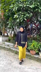 Setelan Anak Perempuan Terbaru Viral Labubu Set Kids BO Bahan Kaos Katun Combed 24s Aplikasi Sablon Ukuran Onesize Oneset Celna Cargo Setcel Anak 8 Tahun Motif Kartun Lucu\nSetelan Cargo Wanita Jumbo Alzena Set Kaos Katun Combed 24s Aplikasi Sablon M L XL XXL 3XL Oneset Kekinian Terbaru Ootd Casual Hijab Setcel Jalan Jalan\nSetelan Wanita Kekinian Inspire Set Bahan Kaos Katun Combed Aplikasi Sablon BISA DIBELI TERPISAH Baju Atasan Dan Celana Cargo Jumbo M L XL XXL 3XL Terbaru Ootd Casual Hijab Setcel Untuk Jalan Jalan Santai