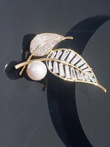 FESANU | Luxurious Small Audience Austrian Crystal Brooch