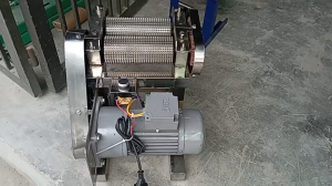 Máy dầm thịt tẩm ướp gia vị làm cơm tấm