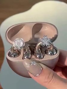 Elegant Rotating Blossom Ear Clip Earrings For Earphone Shining Non Pierced Flower Design For Office And Party