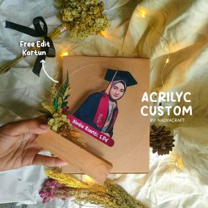 ACRILYC CUSTOM KARTUN - AKRILIK CUSTOM - PREMIUM GIFT - Hadiah Wisuda - Hadiah Wedding - Hadiah Sahabat - Hadiah Anniversary