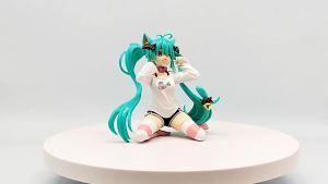 Bandai | Hatsune Miku 11cm Kawaii Action Figure Búp Bê Để Bàn Mềm Mại Neko Cat T-Shirt Ver. Quà Tặng Đồ Chơi Mô Hình Tượng Nhỏ Anime Dành Cho Lứa Tuổi Từ 14 Trở Lên