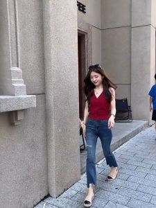 ⚡Port⚡ blouses women new style 2025 Retro Solid Color V-neck Vest Sleeveless Short Knitted Vest Slim Fitting Hot Girl Top