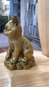 Tượng mèo ngồi trên đồng xu bằng đồng phong thủy (RxC: 11x16cm)