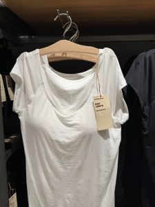 High-End Womens Loose Short-Sleeve Shirt with Chest Pad Design Sensation White Simple Summer New Style Commute Silk Top