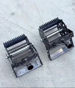 พลั่วฟันเลื่อย หัวพรวนดิน จอบพรวนดิน ผลักด้วยมือ ทำจากเหล็ก ความแข็งสูง การปรับมุมจะควบคุมความลึก ใช้สำหรับไถพรวนคลายดิน