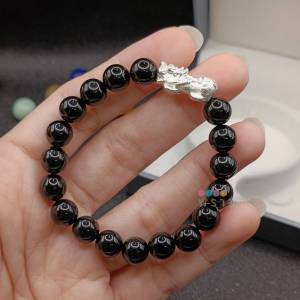 (พราว) .ปี่เซียะเงินแท้+โอนิกซ์ (Onyx) ขนาด 8 มม. พลังแห่งการรู้อนาคต และดึงดูดโชคลาภ ผ่านพิธีบรรจุพุทธคุณเรียบร้อยแล้ว