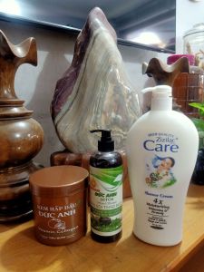 [ COMPO 3 CHAI ] Ủ XẢ TINH DẦU BƯỞI 1000 ML+ DẦU GỘI THẢO DƯỢC 500ML + SỮA TẮM TRẮNG SÁNG DA - CARE 1200ML