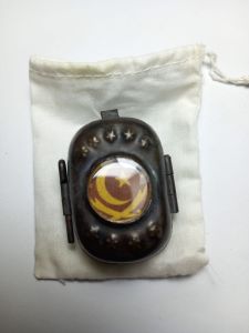 alquran antik dengan wadah liontin kalung antik vintage