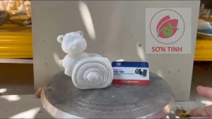 Tượng thạch cao gấu dâu cuộn bánh làm giá đựng bút E12 (Không kèm màu) tô tượng đồ chơi cho trẻ