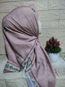 MOTIF LERLARIS HIJAB SEGI EMPAT MOTIF DEEKA KERUDUNG DENAY KW JILBAB DEEKA 2021