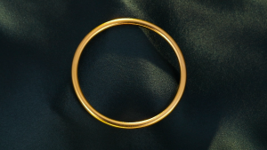 CHOW TAI FOOK 周大福 HUÁ Collection 传承 999 24K Pure Gold Bangle - F209000