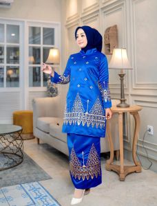TEBARU STELAN BAJU KURUNG BAWAHAN ROK PINGGANG KARET APLIKASI BORDIR-STELAN BAJU TRADISIONAL BORDIR-STELAN BAJU KURUNG BAHAN SATIN BRIDAL MODEL TUNIK MODERN 2024