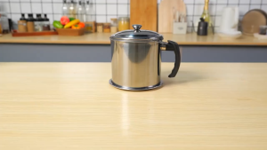 1.2L Stainless Steel Oil Filter Pot with Fine Mesh Strainer & Anti-Scald Handle