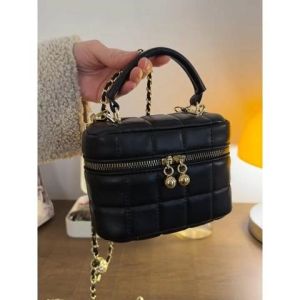 QJshop  ฮอตฮิต กระเป๋าแฟชั่นแบบสะพายข้าง ทรงบักเก็ต สี่เหลี่ยม สายแต่งอะไหล่โซ่ เพิ่มความดูดี ดูมีอะไร สีสันสดใส มาใหม่ มีให้เลือกถึง 5 สีเลยน๊าาา